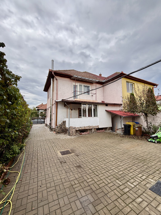 De vânzare - casă in zona Trei Stejari