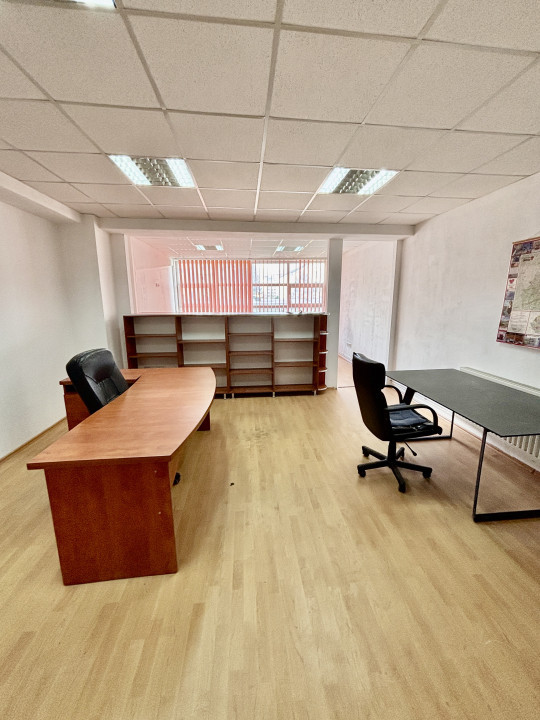 Birou de închiriat – 50 mp – Zona Cedonia (Registrul Comerțului)