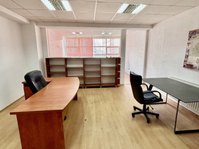 Birou de închiriat – 50 mp – Zona Cedonia (Registrul Comerțului)