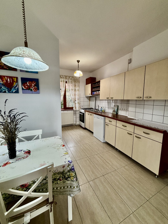 De închiriat apartament cu 3 camere la casă – Cartierul Ștrand, Sibiu