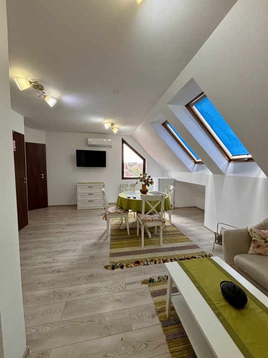 De vanzare - Pensiune zona centrala - 8 camere