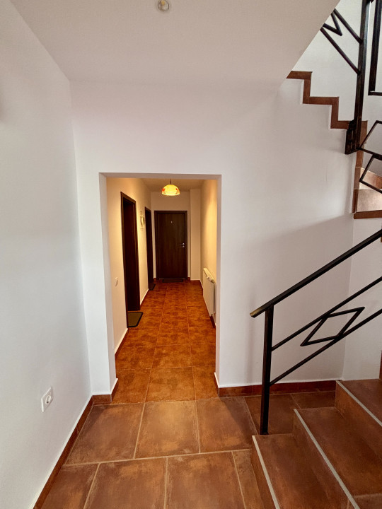 De vanzare - Pensiune zona centrala - 8 camere