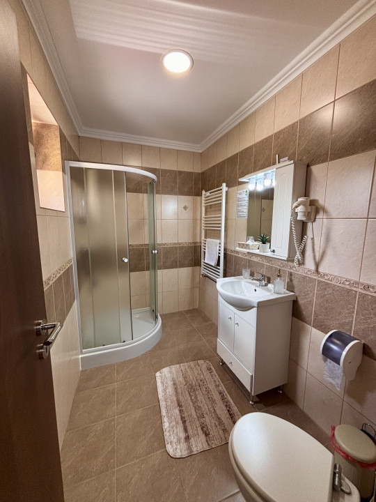 De vanzare - Pensiune zona centrala - 8 camere