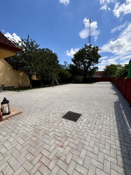 De vanzare - Pensiune zona centrala - 8 camere