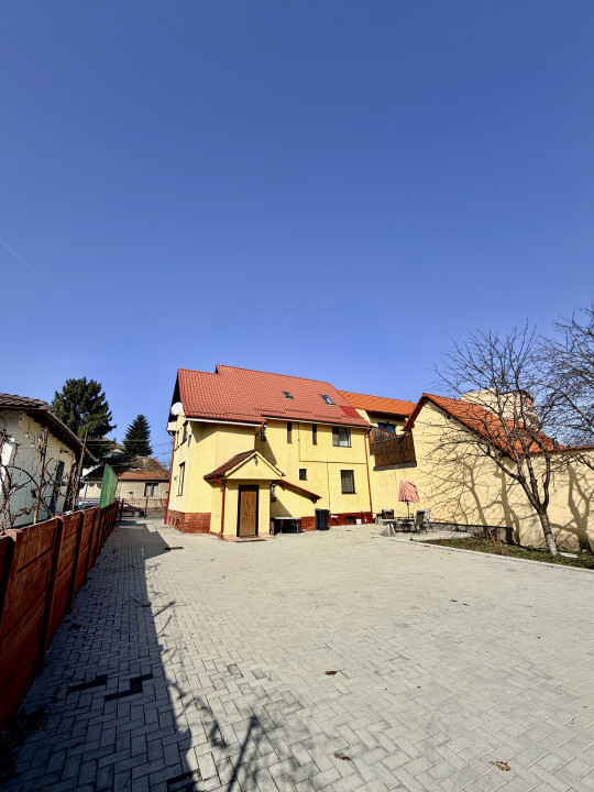 De vanzare - Pensiune zona centrala - 8 camere